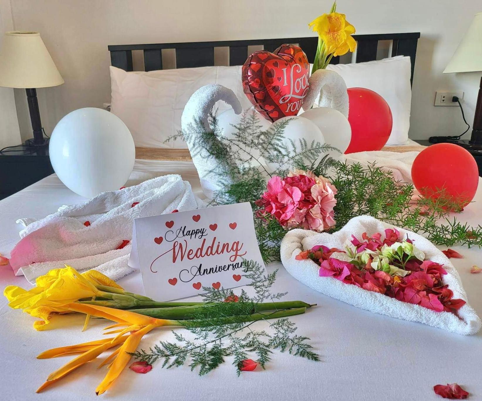 Amboy Hometel Basco Bagian luar foto