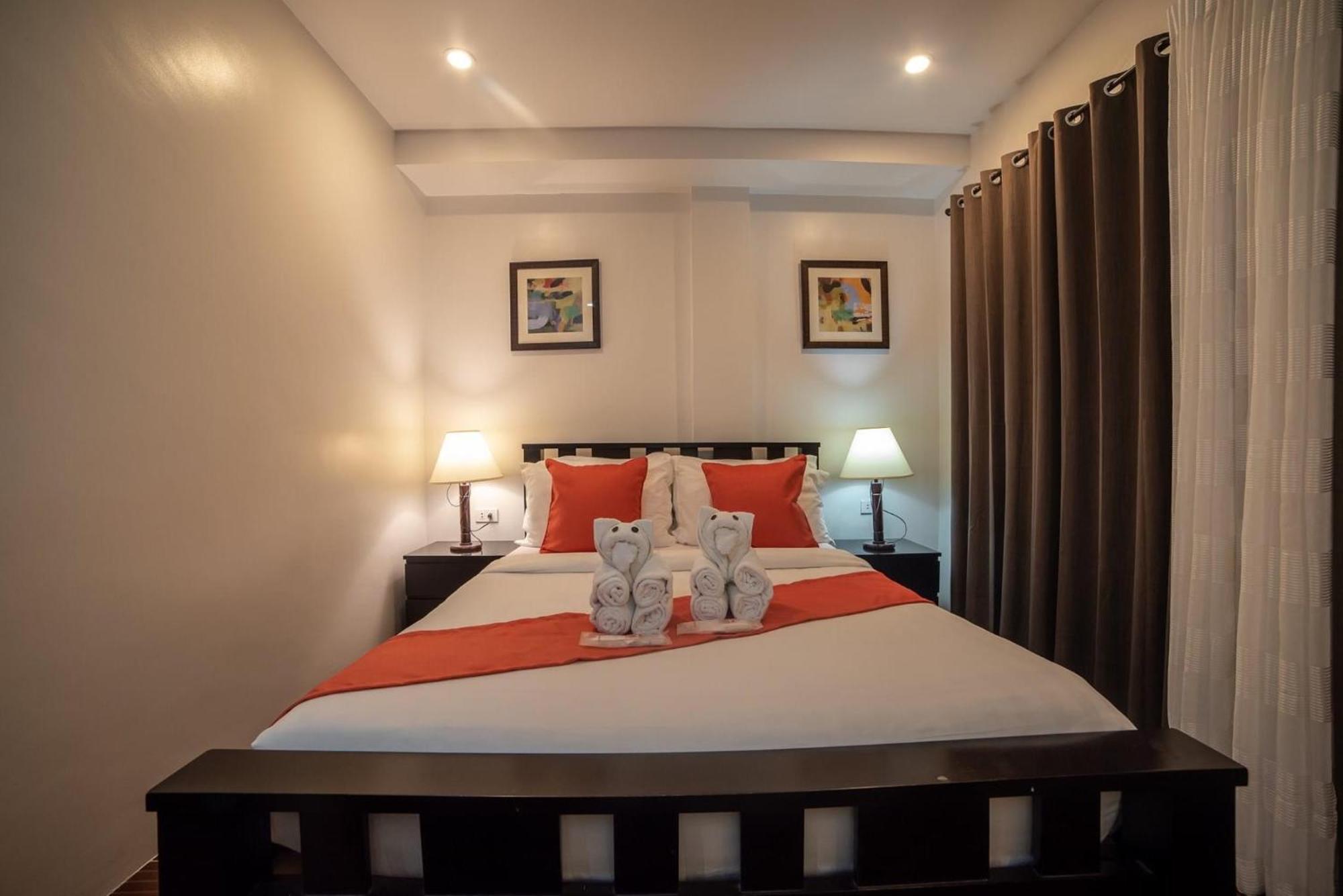 Amboy Hometel Basco Bagian luar foto