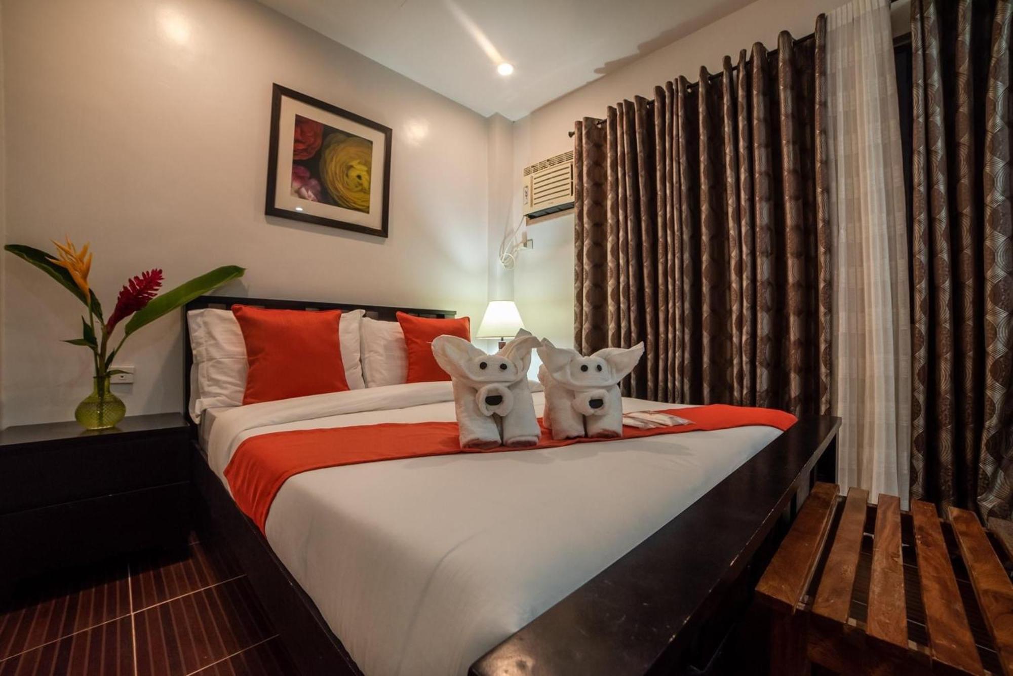 Amboy Hometel Basco Bagian luar foto