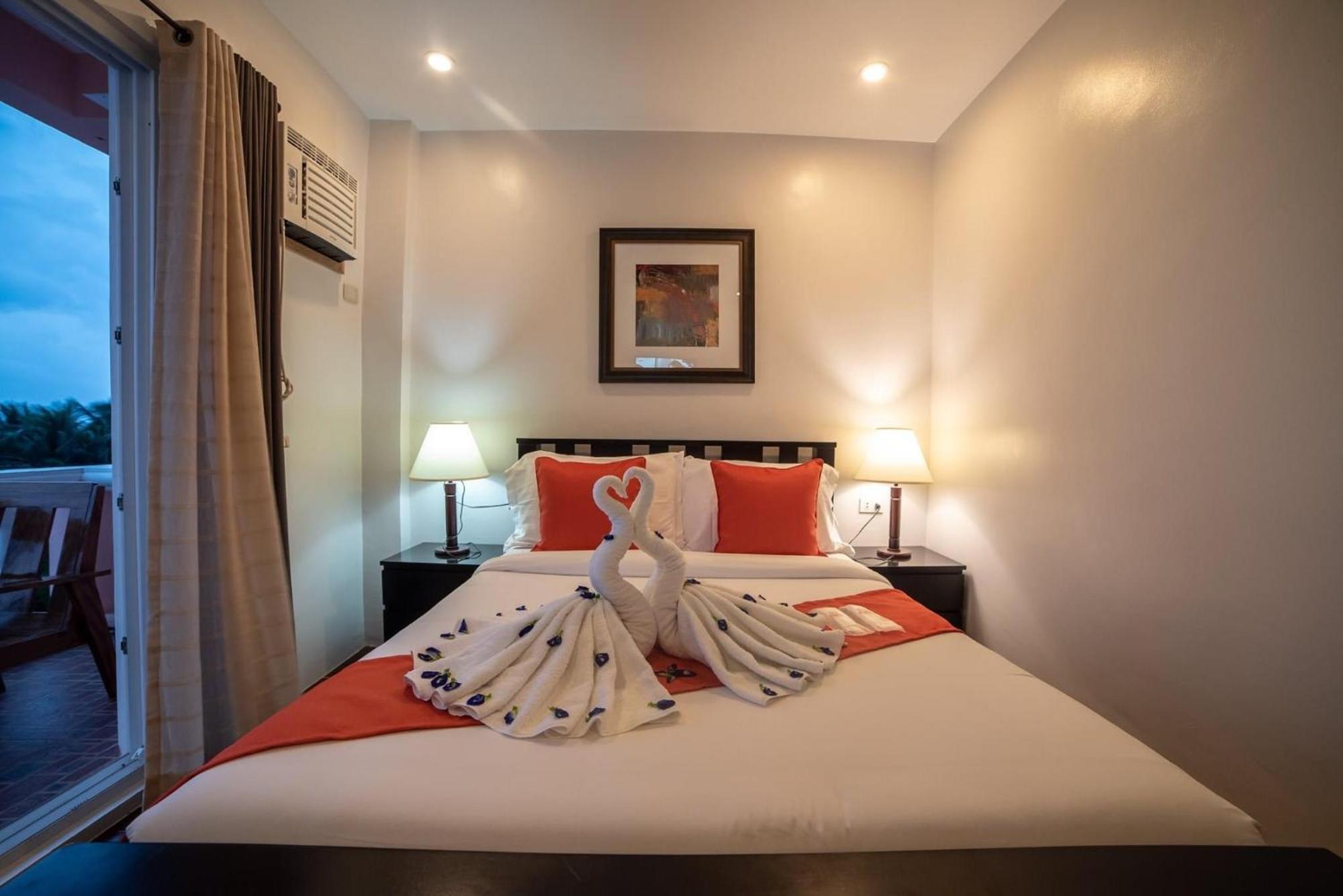 Amboy Hometel Basco Bagian luar foto